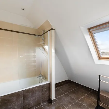 Aparthotel Saint Michel 4 *