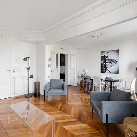 Saint Michel 4 *
